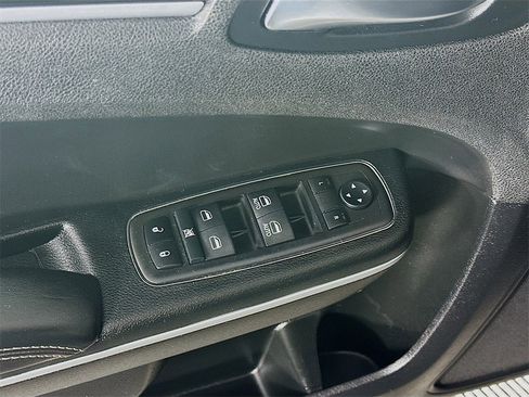 Used 2023 Chrysler 300 S image 24