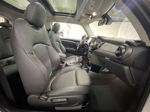Used 2024 MINI Cooper SE FWD image 30