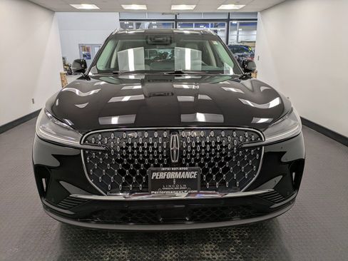 Used 2025 Lincoln Aviator Premiere image 2