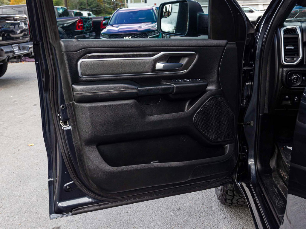 Used 2019 RAM 1500 Big Horn AWD/4WD image 11