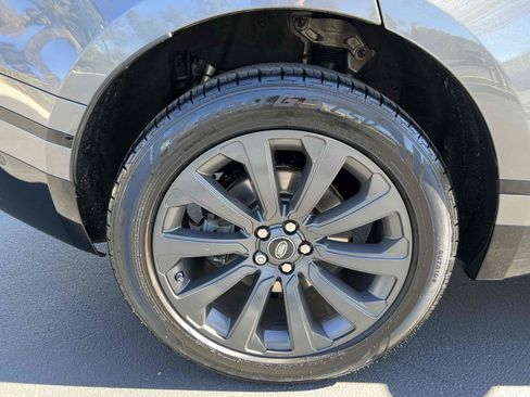 Used 2018 Land Rover Range Rover Velar R-Dynamic SE AWD/4WD image 81