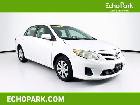 Used 2011 Toyota Corolla LE image 1