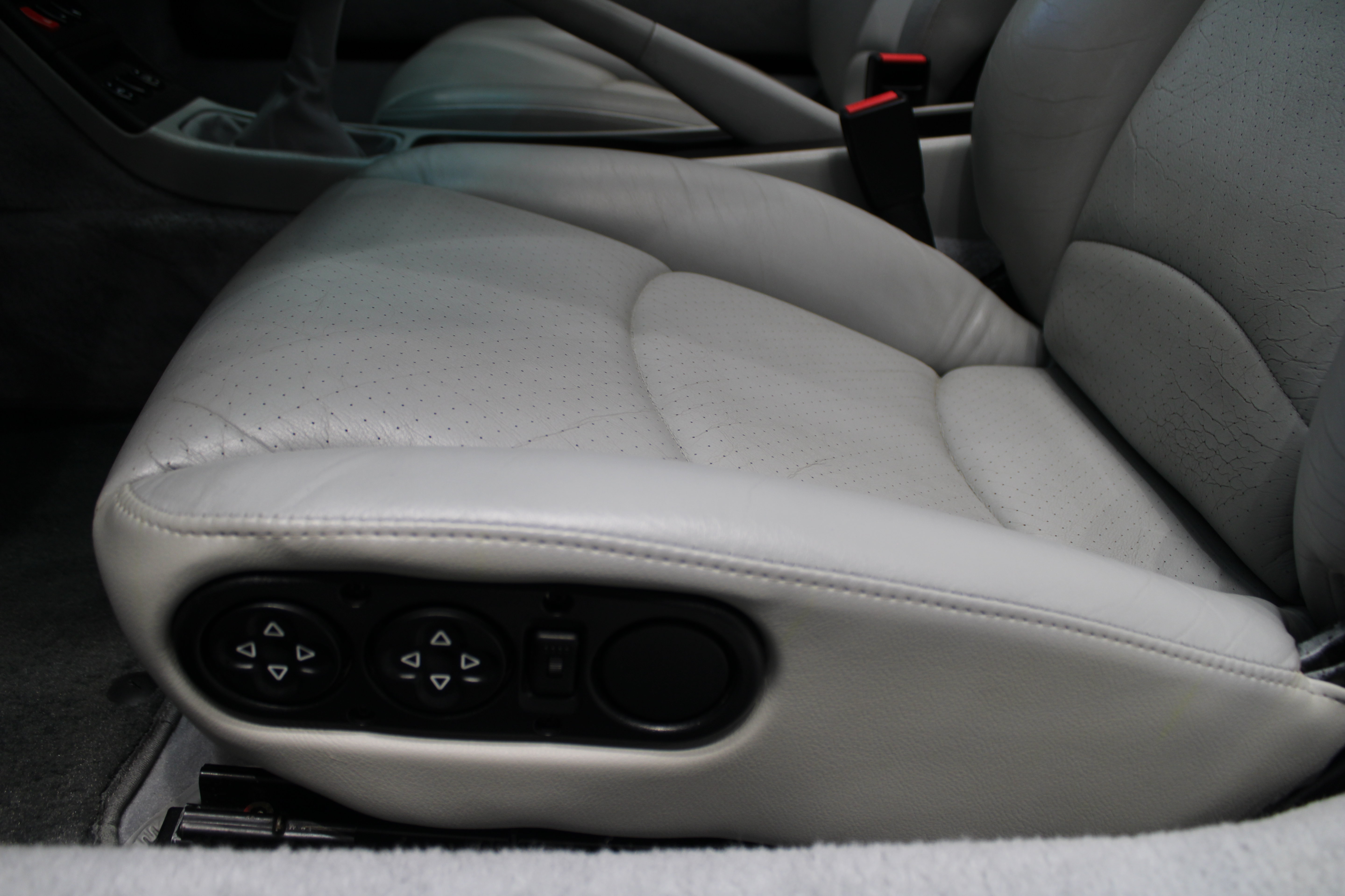 Used 1996 Porsche 911 Carrera RWD image 25