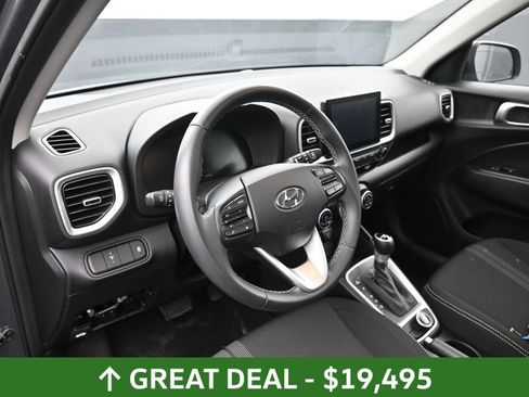 Used 2025 Hyundai Venue SEL FWD image 19