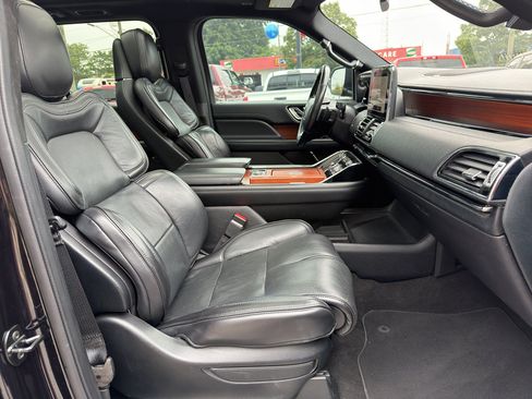 Used 2019 Lincoln Navigator Reserve AWD/4WD image 26