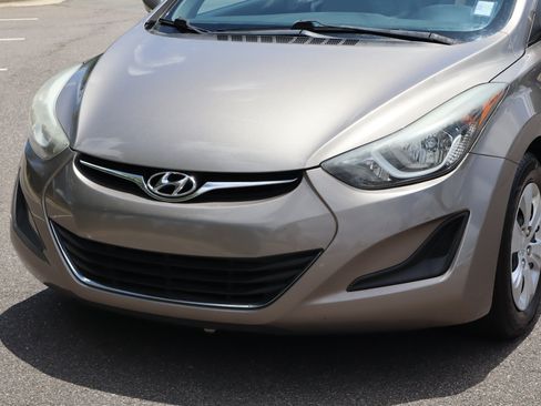 Used 2016 Hyundai Elantra SE FWD image 4