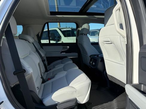 New 2025 Ford Expedition Platinum w/ Driver's Package image 6