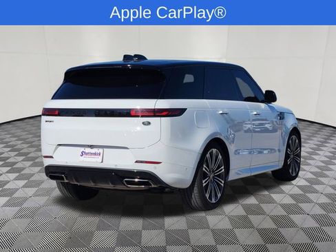 Used 2023 Land Rover Range Rover Sport SE Dynamic image 4