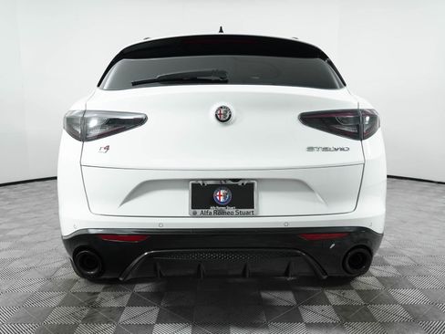 New 2025 Alfa Romeo Stelvio Sprint image 9