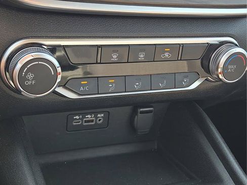 Used 2025 Nissan Altima 2.5 SV FWD image 14