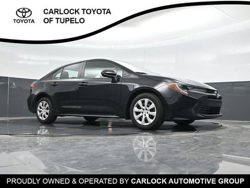 Used 2025 Toyota Corolla LE FWD image 41