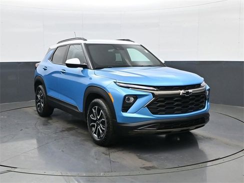 Certified 2025 Chevrolet TrailBlazer ACTIV w/ Driver Confidence Package image 3