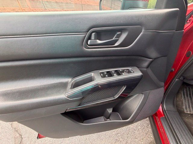 Used 2023 Nissan Pathfinder SV AWD/4WD image 19