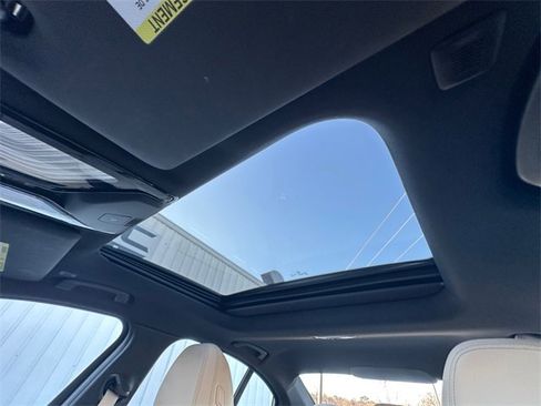 Used 2022 BMW 330i xDrive Sedan w/ Driving Assistance Package image 27