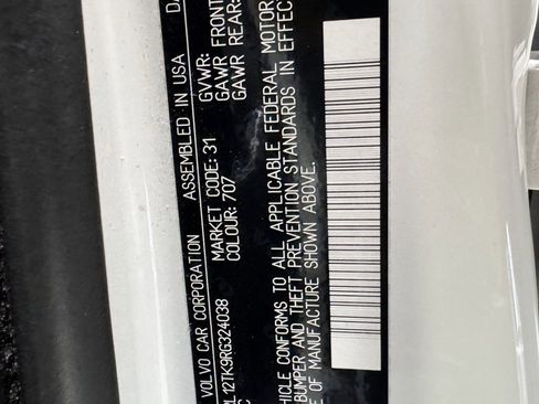 Used 2024 Volvo S60 B5 Core image 30