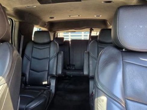 Used 2016 Cadillac Escalade Platinum image 14