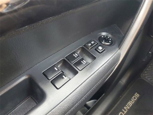 Used 2015 Kia Sorento EX image 28