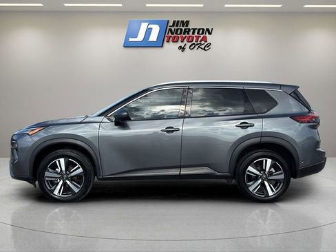 Used 2024 Nissan Rogue SL AWD/4WD image 8
