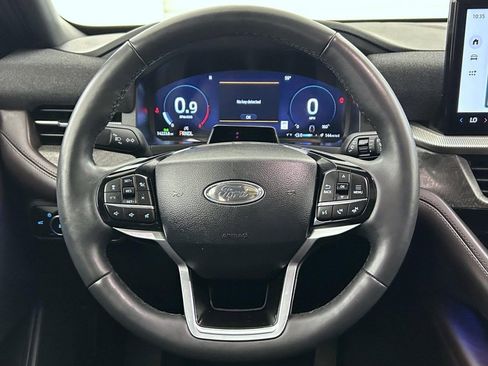 Used 2025 Ford Explorer Platinum w/ LUX Leather Package image 11