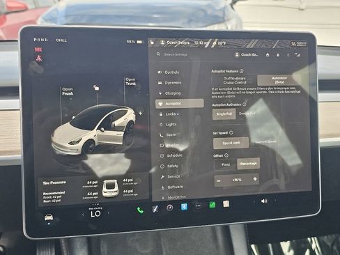 Used 2023 Tesla Model 3 Standard Range image 33