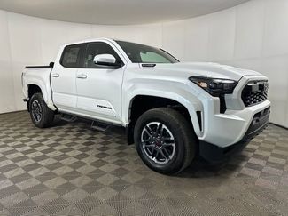 Used 2025 Toyota Tacoma TRD Sport w/ TRD Sport Upgrade Package video 2