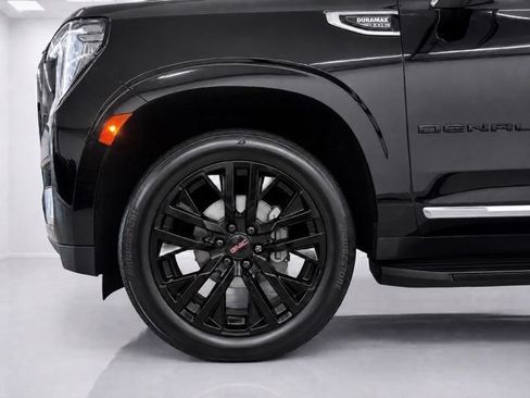 Used 2021 GMC Yukon Denali AWD/4WD image 9