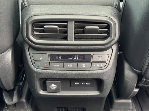 Certified 2025 Honda Pilot Elite image 17