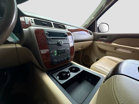 Used 2013 Chevrolet Silverado 1500 LTZ w/ LTZ White Diamond Edition image 31