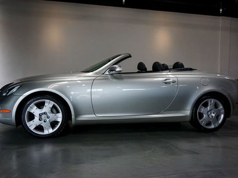 Used 2004 Lexus SC 430 Convertible RWD image 50