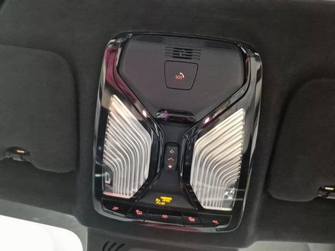 Used 2022 BMW X7 M50i image 21