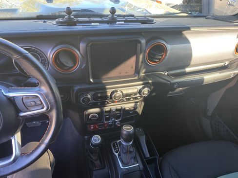 Used 2020 Jeep Gladiator Mojave image 17