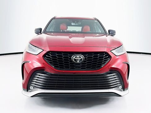 Used 2021 Toyota Highlander XSE image 2