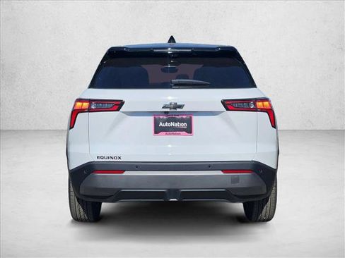 New 2026 Chevrolet Equinox LT image 8