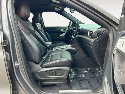 Used 2021 Ford Explorer Platinum w/ Equipment Group 601A image 11