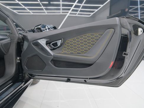 Used 2019 Lamborghini Huracan LP 580-2 image 33