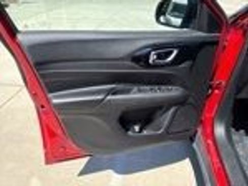 Used 2023 Jeep Compass Trailhawk AWD/4WD image 13