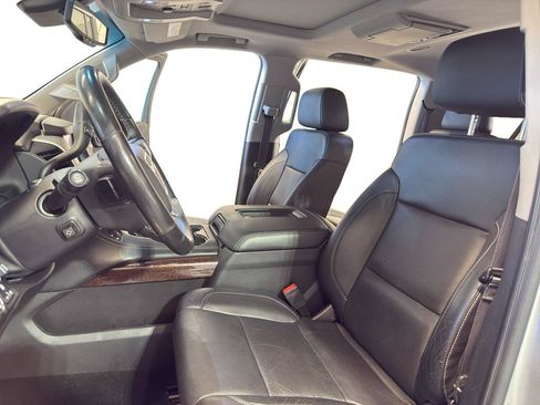 Used 2016 GMC Yukon XL SLT w/ Open Road Package AWD/4WD image 16