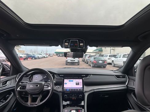 Used 2021 Jeep Grand Cherokee L Overland w/ Advanced Protech Group III image 27