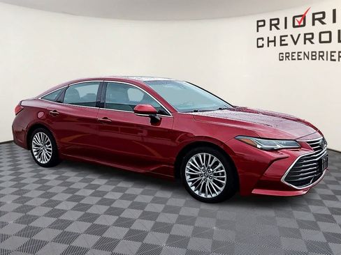 Used 2020 Toyota Avalon Limited FWD image 2