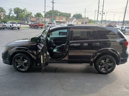 Used 2019 Dodge Journey Crossroad FWD image 2