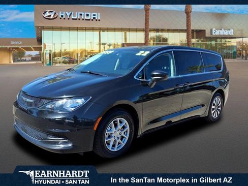 Used 2022 Chrysler Voyager LX image 1