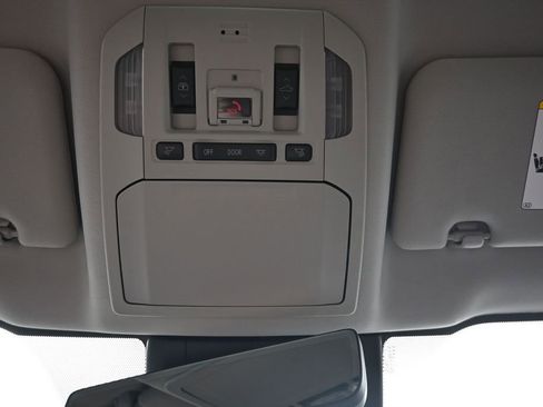 Used 2021 Toyota Highlander Platinum AWD/4WD image 16