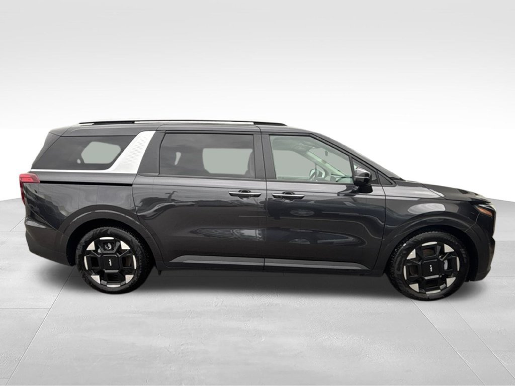 Certified 2026 Kia Carnival EX FWD image 7