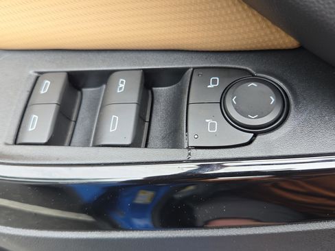 Used 2025 Chevrolet Equinox ACTIV w/ Safety and Technology Package image 30