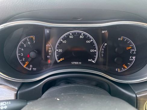 Used 2015 Jeep Grand Cherokee Limited image 12