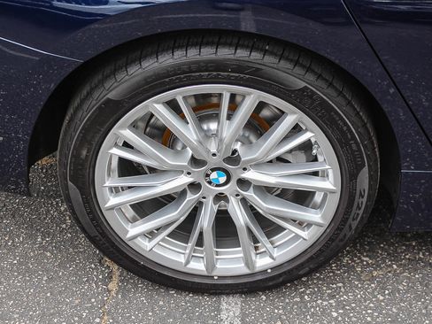 Certified 2023 BMW 330i Sedan w/ Premium Package RWD image 8
