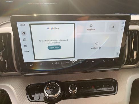 New 2025 Ford Expedition Active image 17