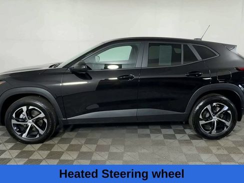Used 2025 Chevrolet Trax RS w/ Driver Confidence Package FWD image 8