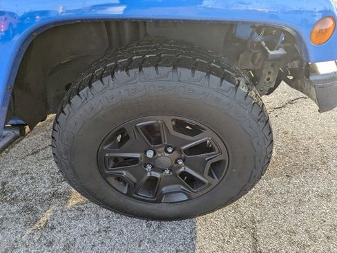 Used 2016 Jeep Wrangler Sahara image 25