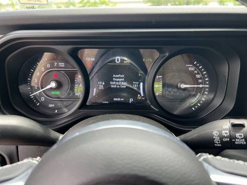 Certified 2025 Jeep Wrangler Unlimited Sahara w/ Safety Group AWD/4WD image 30